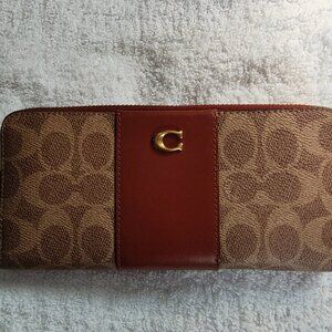 Coach Slim Zip up Wallet-NWT